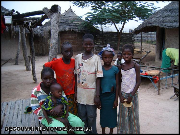  Village traditionnel de Sambu

