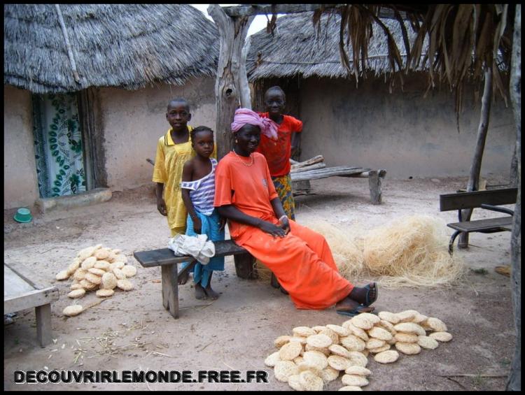  Village traditionnel de Sambu
