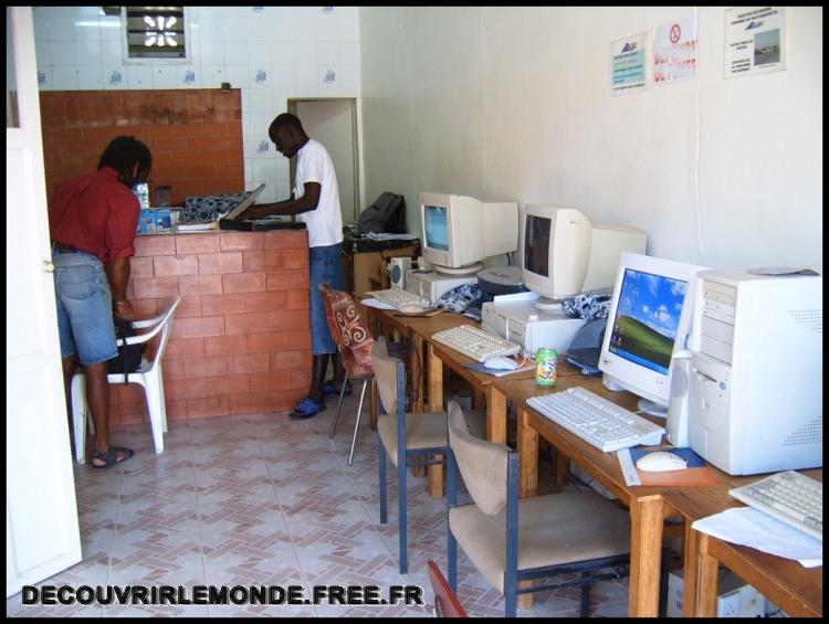  Internet caf